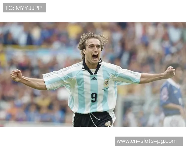 巴蒂斯图塔:足球场上的战神传奇与不屈精神的完美结合 巴蒂斯图塔:足球场上的战神传奇与不屈精神的完美结合