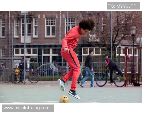 掌握足球开大脚技巧的全面指南与实用训练方法分享 掌握足球开大脚技巧的全面指南与实用训练方法分享